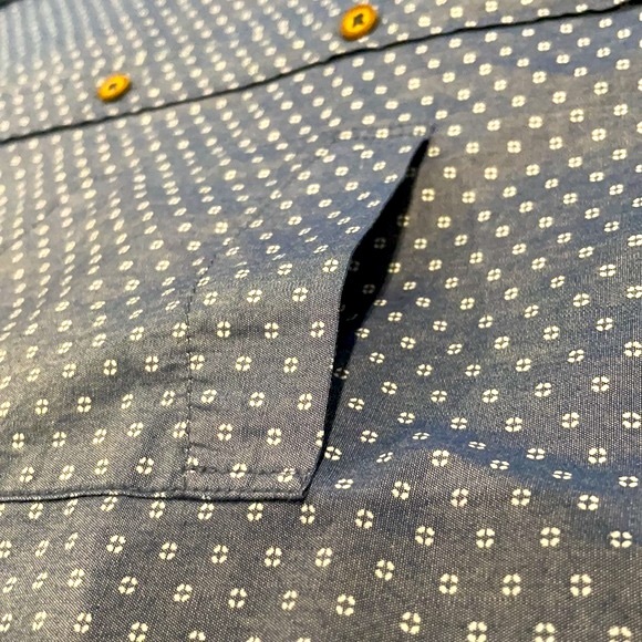 American Eagle Geo Print Patterned Button Down, Size L - Picture 4 of 7